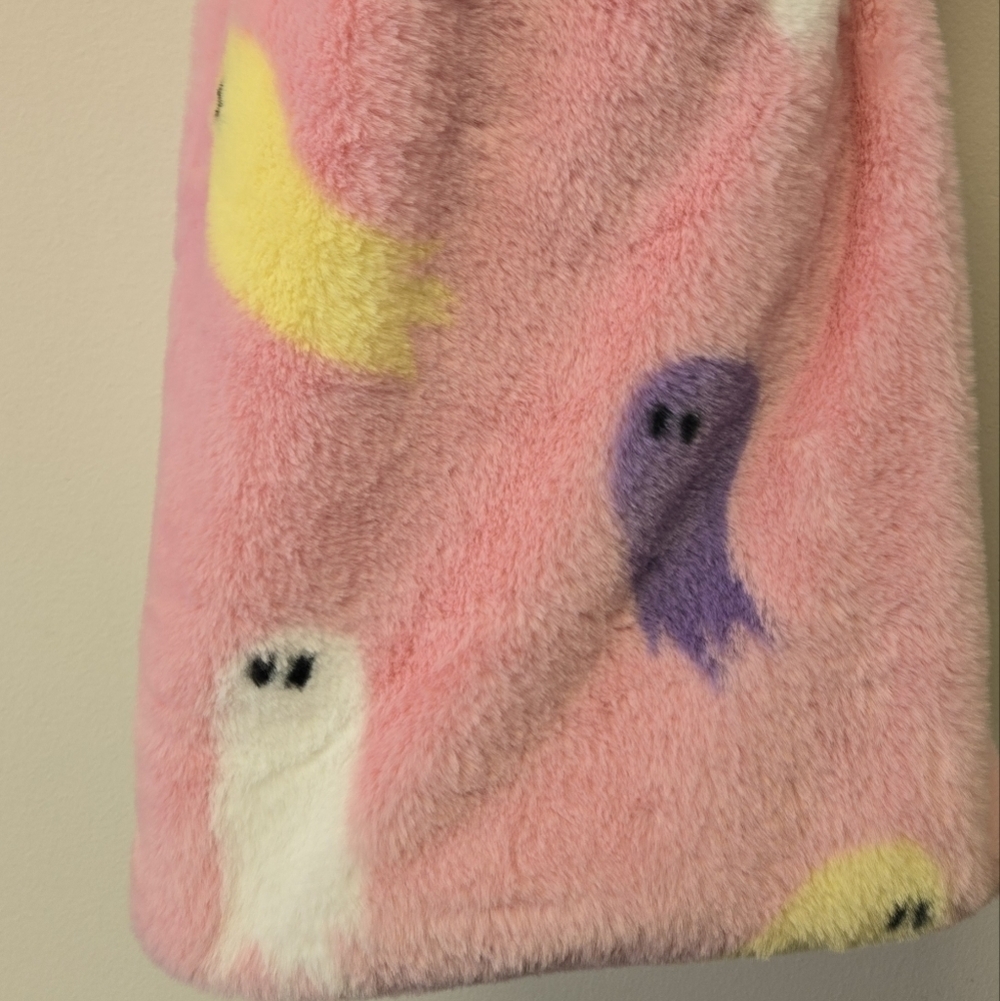 Storehouse Ghost Oversized Faux Fur Throw Blanket Pink - Picture 3 of 5